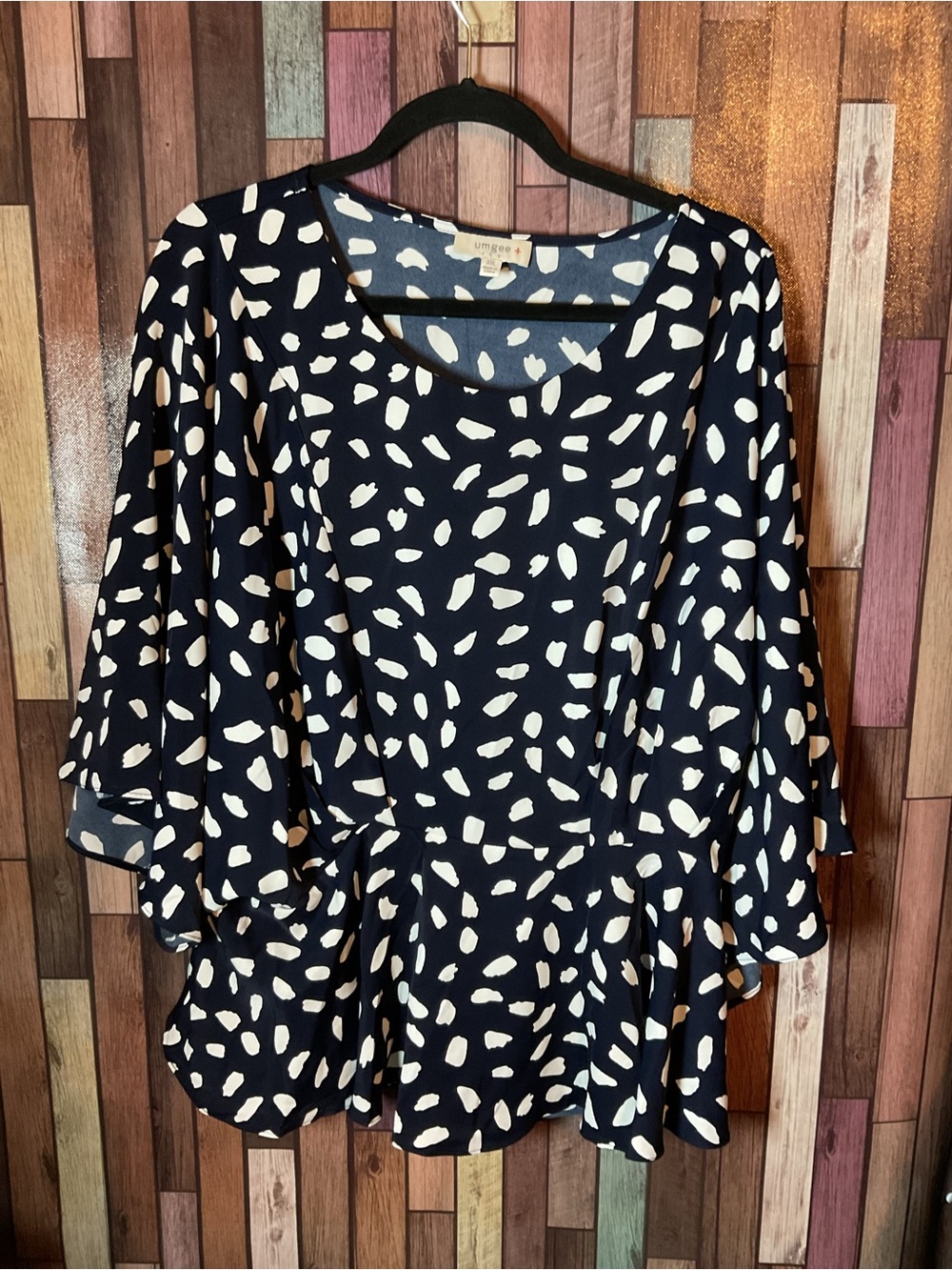Umgee Women’s Navy White Brush Stroke Spots And  Flowy Sleeves Size 2XL